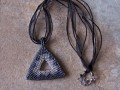 Přívěsek - šedostříbrný trojúhelník