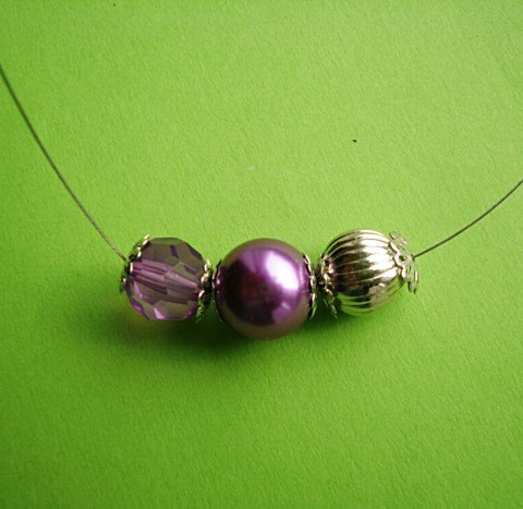 Náhrdelník - fialová se stříbrnou náhrdelník fialová elegantní stříbrná stříbrné komponenty tři korálky kovové lanko 