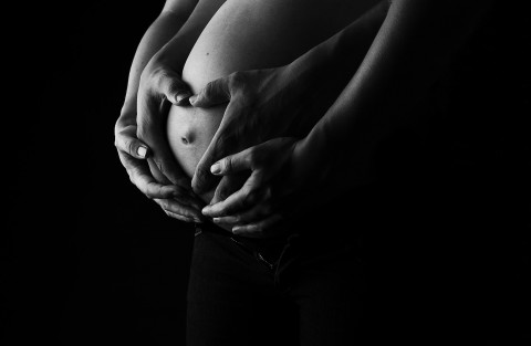 Těhotenské fotografie fotografie atelierové možnost využití služeb vizážistky 