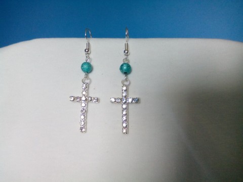 Křížky s kamínky s modrou perlou kamínky křížek stříbrné kříž třpytivé křížky 