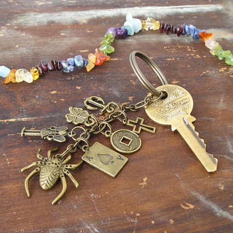 Šťastná sedma talisman štěstí amulet bronz starobronz klíčenka pro štěstí přívěsek pro štěstí 