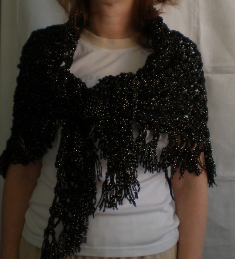 Šátek večernice dárek dívčí elegantní háčkovaný dámský šátek černý šál pléd celoroční na krk na hlavu s leskem akrylik 