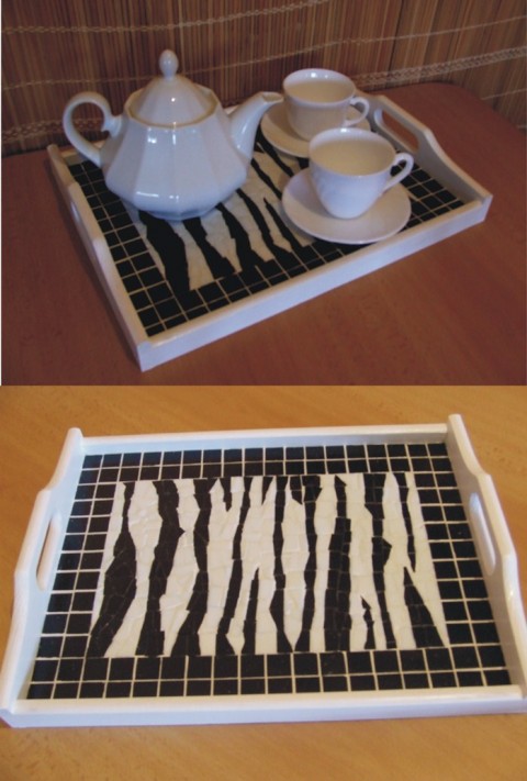 Zebra-abstrakce na tácku tác tácek mozaika 