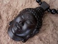 Dřevěný šperk - buddha