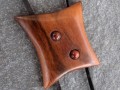 Dřevěný šperk - ořešák a býčí oko