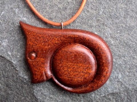 Dřevěný šperk  -   drak dřevo řezbářství náhrdelník achát drak 