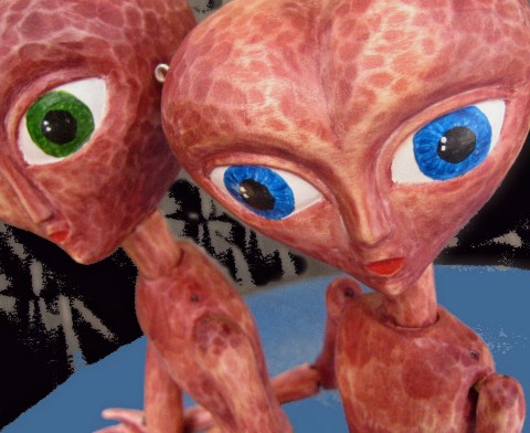 Loutka - mimozemšťan - ET srdčitý loutka marioneta dřevěný loutky marionetz mimozemšťan emzák 