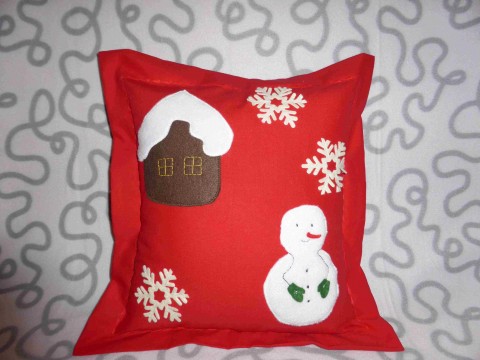 Vánoční polštářek-sněhulák dekorace vánoce vánoční polštář polštářek aplikace červený 