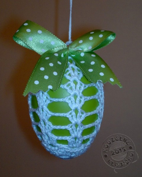 Vajíčko zelené v bílé krajce dekorace dárek bavlna jaro velikonoce plast vejce kraslice poutko vajíčko 