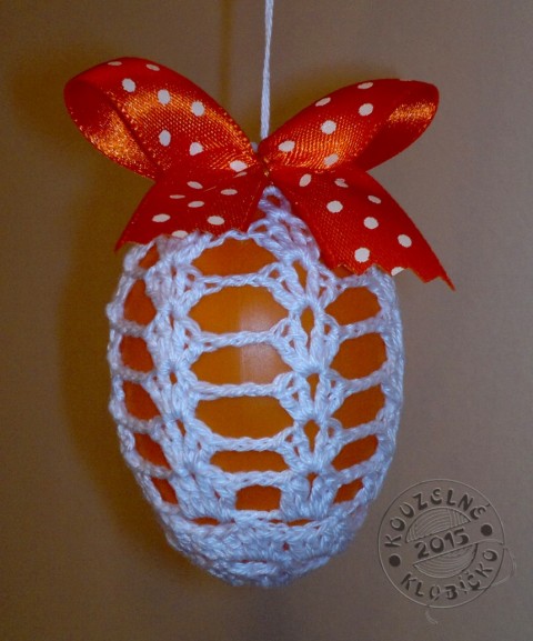 Vajíčko oranžové v bílé krajce dekorace dárek bavlna jaro velikonoce plast vejce kraslice poutko vajíčko 