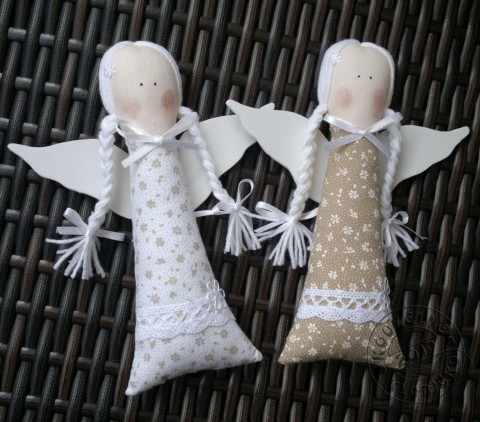 Andělka KYTIČKOVÁ - SV.HNĚDÁ A BÍLÁ dekorace dárek vánoce anděl andílek andělíček andělka 