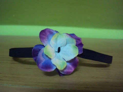 gumička do vlasů s květinkou vlasy květ kytička gumička guma 