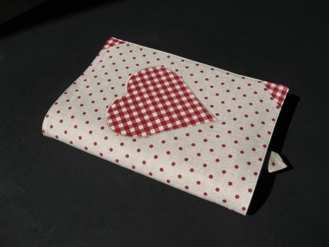 obal na knihu 5 obal puntík béžová textilní bordo režná na knihu se srdcem 