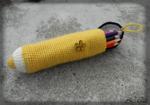 Žlutá pastelka - penál tužka děti obal hravé postýlka penál škola pastelka na doma na cesty 