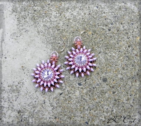 Roxana šperk doplněk náušnice růžová květ ježek pink střapaté rivolka čokoláda superduo 