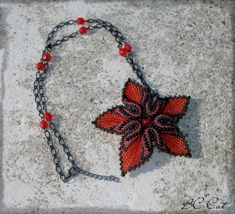 Scarlet - náhrdelník šperk náhrdelník doplněk květina oheň elegantní květ kytka vášeň nápadná 