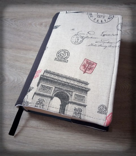 Obal na knihu - Paříž obal čtení pohádka razítko cestování paříž obal na knihu brána cestovatel četba 