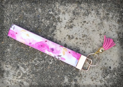 Poutko na klíče - pink - květy přívěsek doplněk barvy ozdoba poutko popruh přívěsek na klíče 