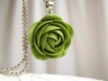 Leaf Green, náhrdelník