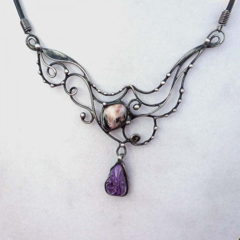 Čaroitový náhrdelník šperk náhrdelník patina tiffany minerály čaroit fiaolová 