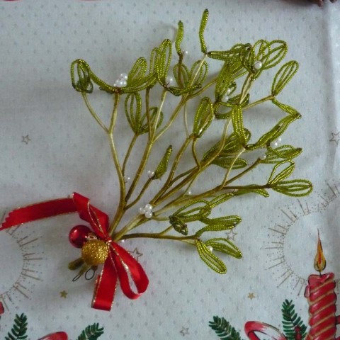 Jmelí korálkové zelené červená dekorace doplněk zelená vánoce byt žlutá ozdoba rokajl štěstí korálkové jmelí jmelíčko 