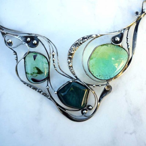 V zeleni - jaspis.sklo šperk náhrdelník sklo patina luxusní tiffany minerály cínovaný jaspis zelený 