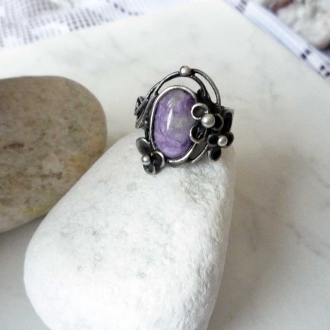 Čarovné kvítí - prsten šperk prsten fialová bílá patina prstýnek tiffany minerály cínovaný čaroit 