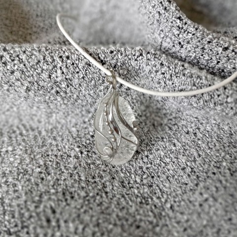 Křišťál  - přívěsek oboustranný šperk náhrdelník přívěsek cín křišťál patina tiffany čirá minerály cínovaný krakl 