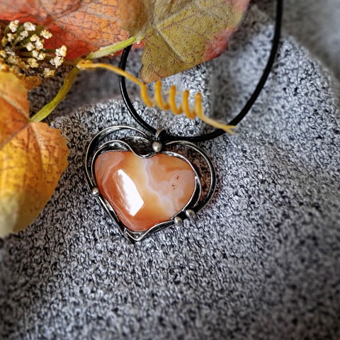 Srdíčko s karneolem šperk náhrdelník srdce oranžová cín láska patina tiffany karneol minerály 