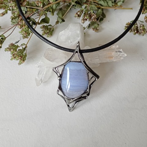 Ve znaku - přívěsek s chalcedonem šperk náhrdelník přívěsek modrá cín patina tiffany znak minerály amulet cínovaný 