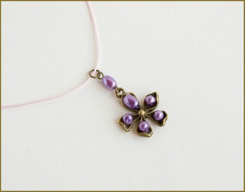 Kytička - fialová kytička náhrdelník 