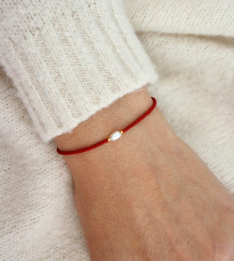 Červený korálkový náramek s perlou náramek korálky miyuki perla perlou jednoduchý minimalismus korálkový minimalistický 