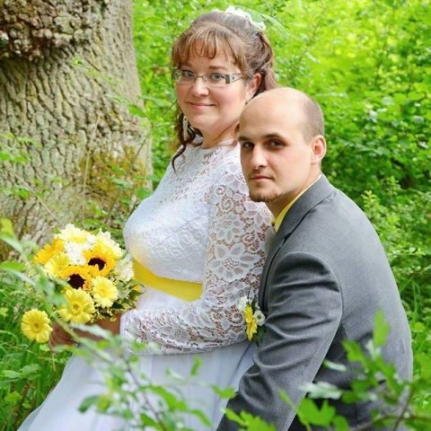 Svatební kytice - slunečnice zelená květina květiny slunečnice příroda louka romantika svatba kytice tráva svatební žluté nevěsta pár manželé vdávat se 
