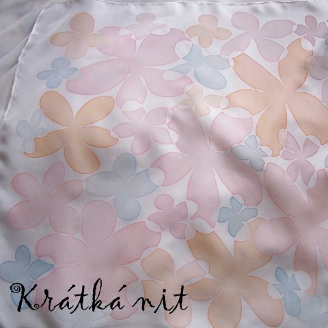 Květovaný šátek malované květy šáteček kytky kytka hedvábí malovaný hedvábný šátek šátky květované květovaný hedvábné kvítky kytičkový pastelový pastelové 