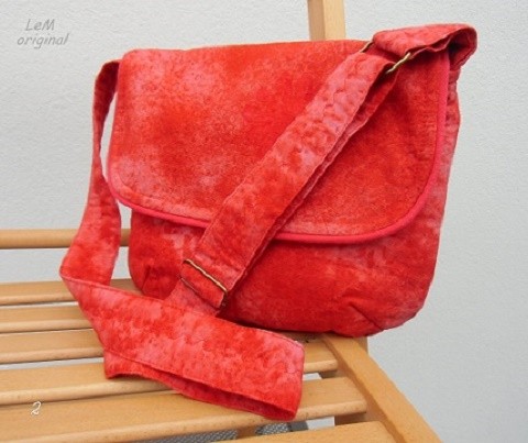 Kabelka červená s klopou kabelka červená batika bavlna autorská originál 