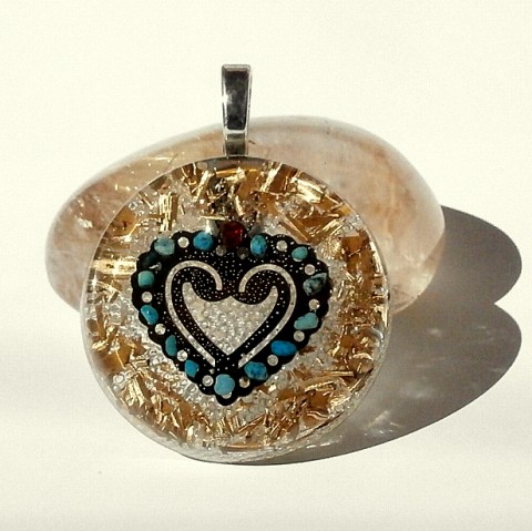 ORGONIT-* šťastné Srdíčko* šperk prsten křišťál minerály energie tyrkenit drahé kameny osobní orgonit český granát stones.luxusní pendant 