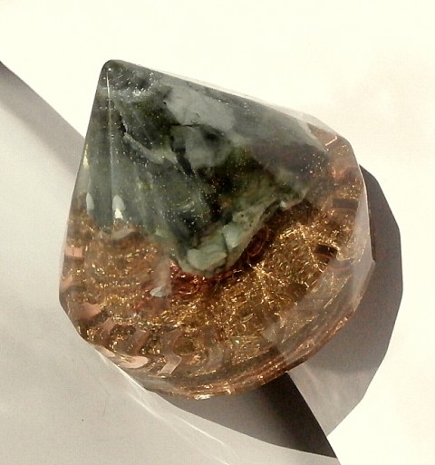 ORGONIT - Diamant, *Smaragd* dekorace granát křišťál meditace spirála originál amulet polodrahokamy smaragd handmade očista orgonit elektrosmog špony zony geopatogenní amulets lefestyle 