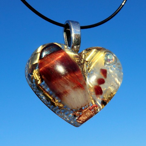 Srdíčko z Býčího oka pro povzbuzení šperk křišťál minerály energie drahé kameny osobní orgonit stones.luxusní pendant 