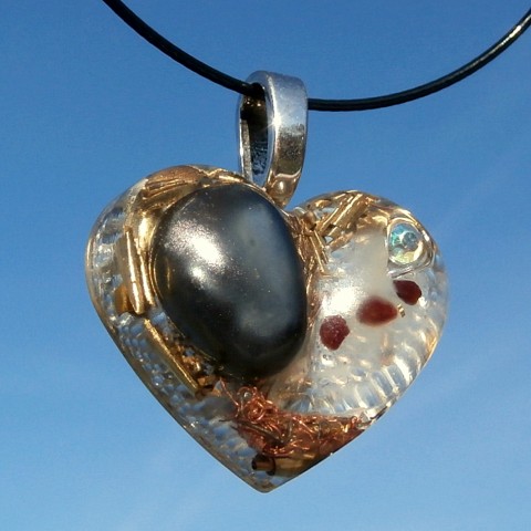 Srdíčko s Hematitem *Vitalita* šperk křišťál minerály energie drahé kameny osobní orgonit stones.luxusní pendant 