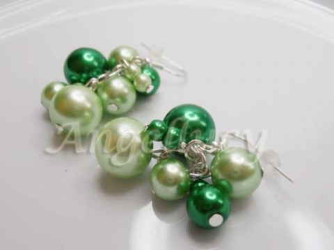 SMARAGDY - NÁUŠNIČKY náušnice perličky perle smaragd voskové perle korálkové náušnice smaragdy 