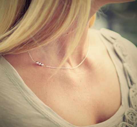 Stříbrný náhrdelník - kuličky láska jaro léto love náhrdelník s minerály stříbrný náhrdelník s kuličkami 
