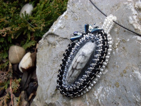 Z časů dávno minulých šperk náhrdelník korálky černá korálkování orthoceras zkamenělina pro ženu šitý šperk na kek 