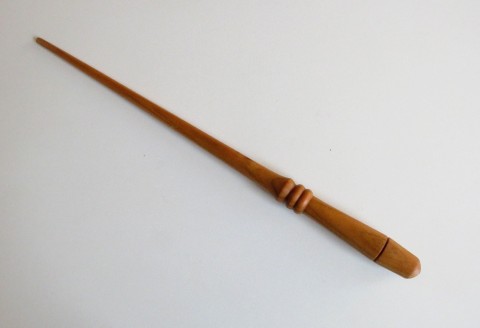 Kouzelnické hůlky dřevo řezba dárek čáry kouzlo magie čaroděj kouzelník kouzelná hůlka kouzelnická hůl larpová hůlka 