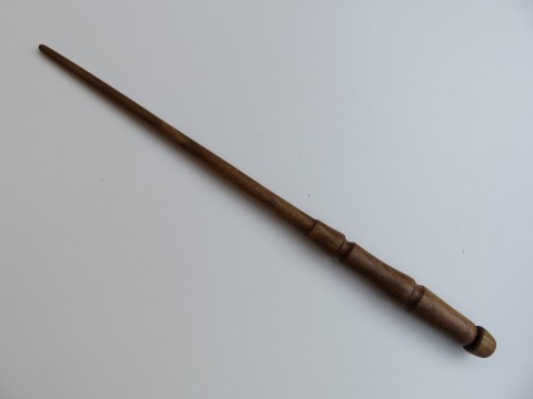 Čarovné hůlky dřevo řezba dárek čáry kouzlo magie čaroděj kouzelník kouzelná hůlka kouzelnická hůl larpová hůlka 