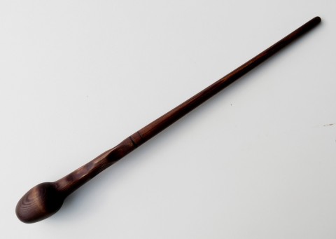 Ruční zpracování kouzelnické hůlky dřevo řezba dárek čáry kouzlo magie čaroděj kouzelník kouzelná hůlka kouzelnická hůl larpová hůlka 