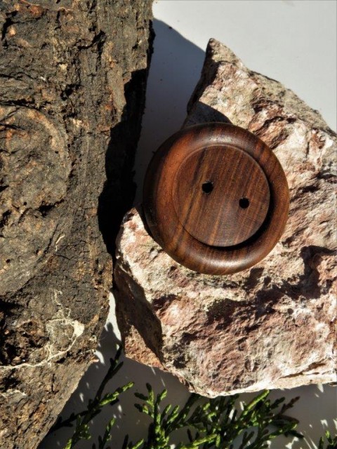 13. Knoflík pro štěstí – magnetka dřevo řezba dárek šití kolečko soustružení knoflík pozornost sleva magnetka švadlena truhlář 