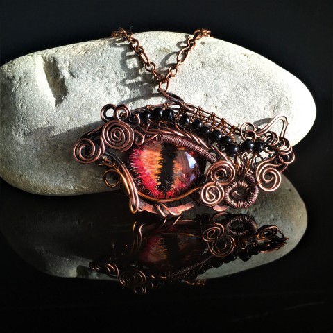 Drátovaný přívěsek Dračí oko šperk náhrdelník drak fantasy originální šperk luxusní náhrdelník dragon výrazný šperk 