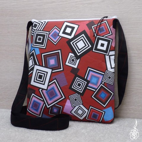 Originální taška Tanya 3 kabelka taška barevná látková geometrie cihlová crossbody velké vzory 