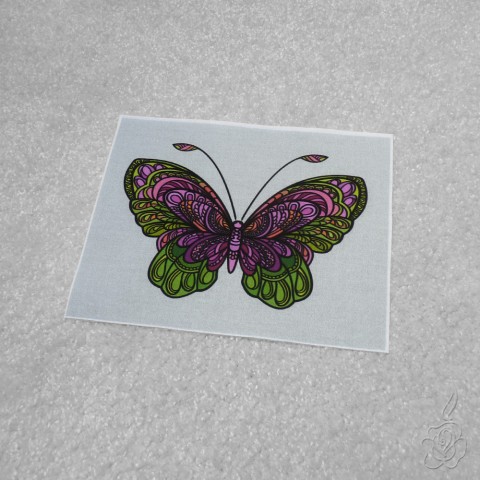 Menší bavlněný panel s motýlem bavlněné panely barevný motýl vzorovaná látka látkové panely látka na patchwork látka s motýlem panel s motýlem 