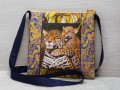 Menší barevná kabelka s jaguáry